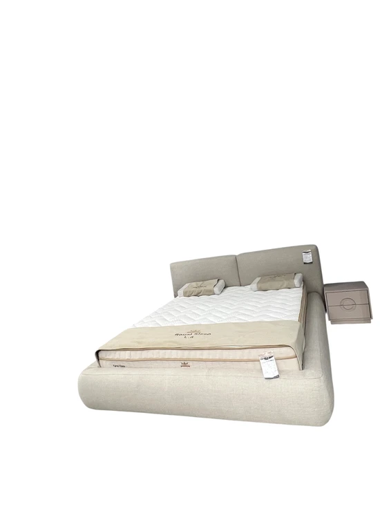 מיטה דגם פוף